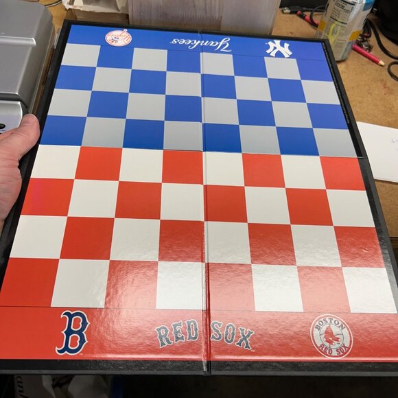 USAopoly MLB Rivalry Chess Yankees Vs RedSox Collector Edition - Picture 7 of 13